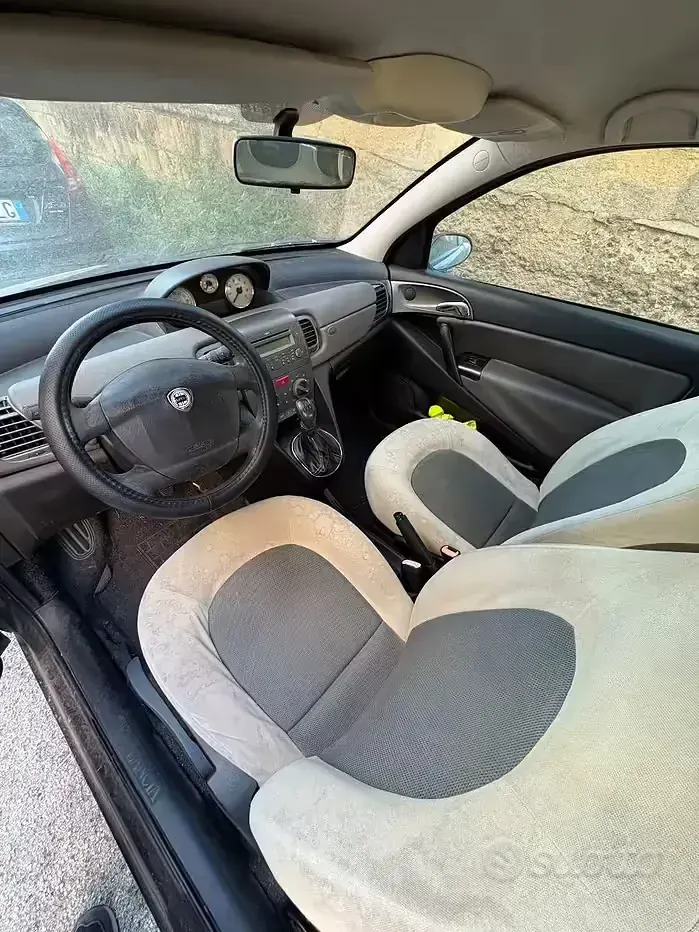 Usata Lancia Ypsilon 60 CV (44 kW) 2005 Nero Utilitaria