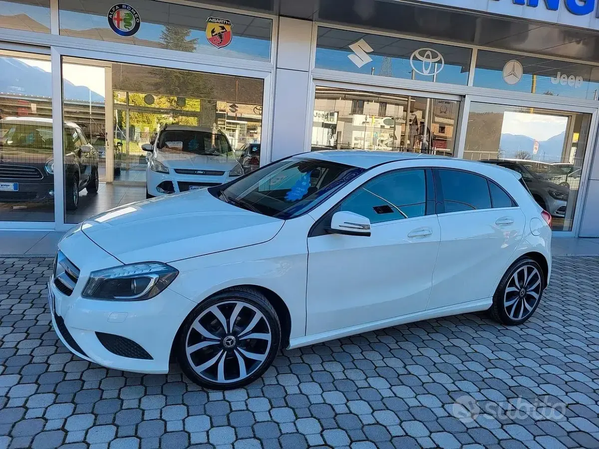 Usata Mercedes A180 109 CV (80 kW) 2014 Bianco Utilitaria