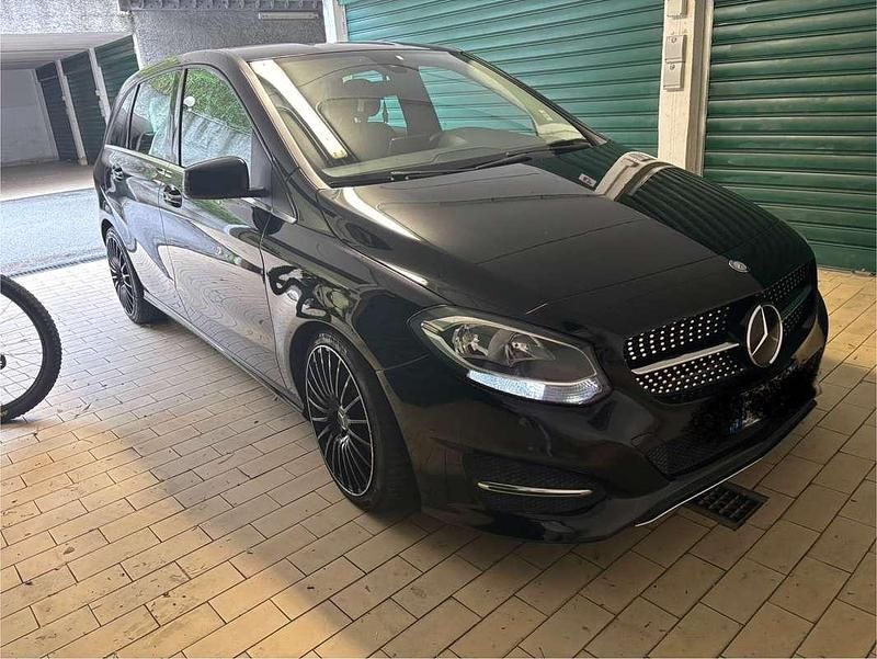 Usata Mercedes B180 109 CV (80 kW) 2015 Monovolume