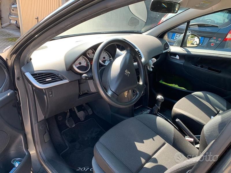 Usata Peugeot 207 95 CV (69 kW) 2010 Grigio Utilitaria