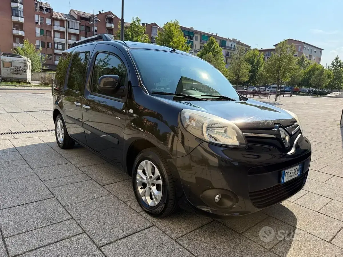 Usata Renault Kangoo 110 CV (80 kW) 2016 Nero Monovolume