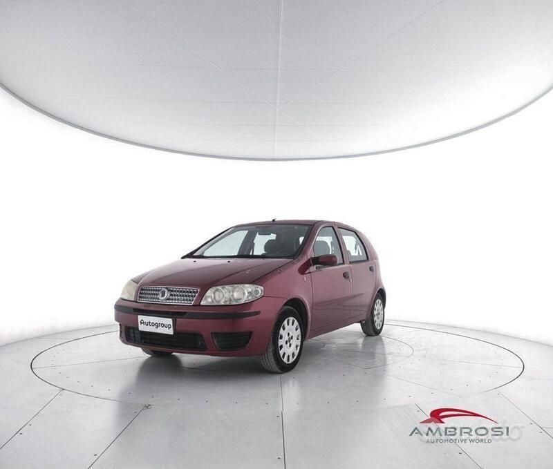 Rosso Usata 2007 Fiat Punto Dynamic Due volumi | 700 € (Super prezzo) - Immagine 1/4
