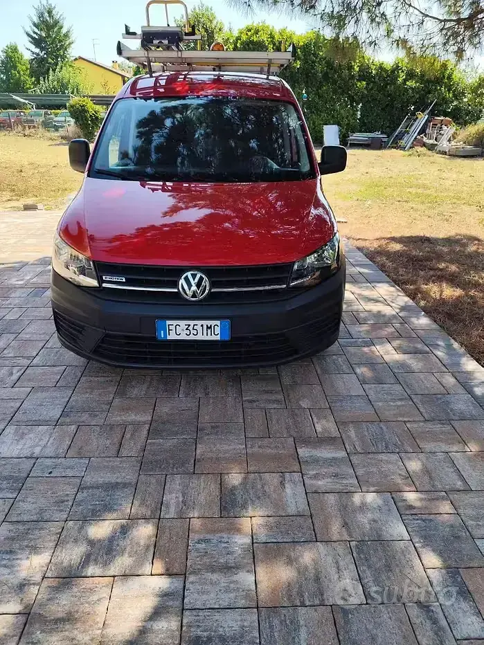 Usata VW Caddy 122 CV (89 kW) 2016 Rosso Monovolume