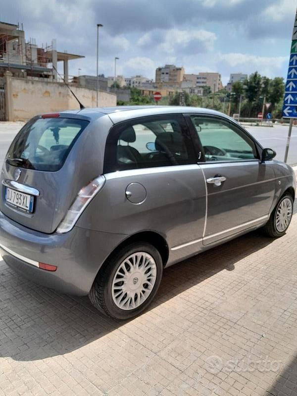 Usata Lancia Ypsilon 59 CV (43 kW) 2007 Grigio Utilitaria