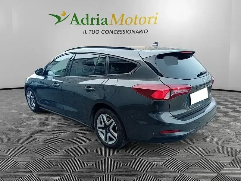 Begagnad Ford Focus ST 116 HK (85 kW) 2023 Grå Kombi
