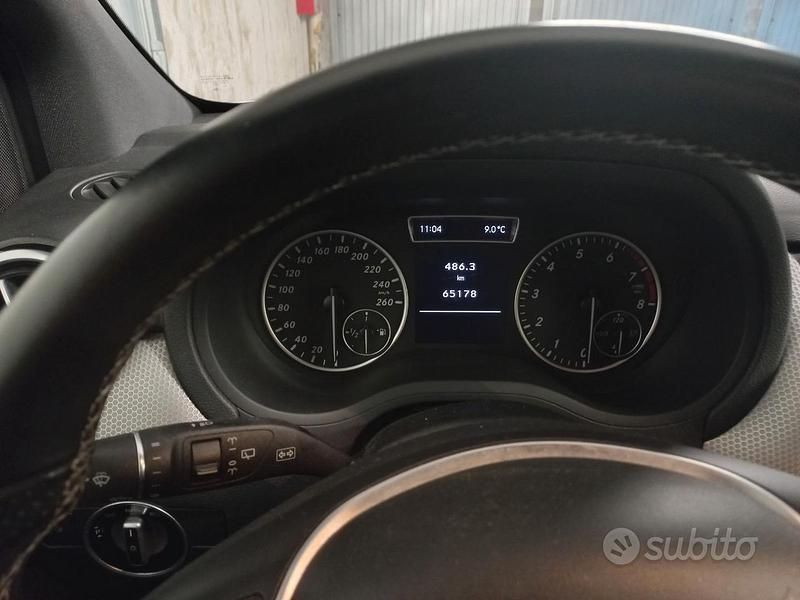 Usata Mercedes B180 2012 Grigio Monovolume