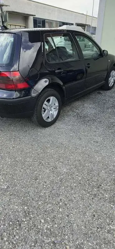 Usata VW Golf IV 101 CV (74 kW) 2003 Berlina