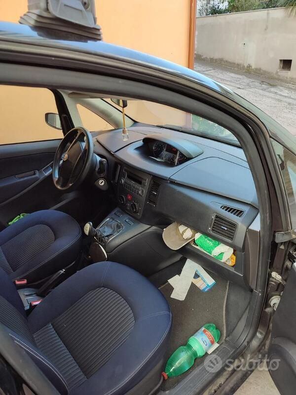 Usata Lancia Musa 77 CV (56 kW) 2009 Nero Monovolume