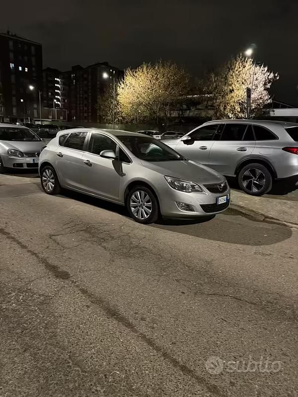 Usata Opel Astra 2011 Grigio Utilitaria