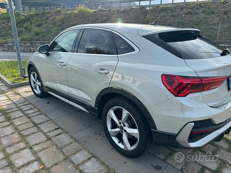 Grigio Usata 2023 Audi Q3 Sportback S-Line SUV | 37.900 € - Immagine 1/4