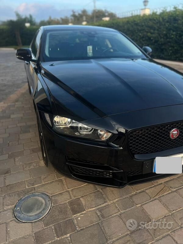 Usata Jaguar XE 180 CV (132 kW) 2018 Nero Berlina