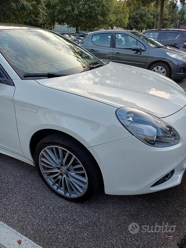 Usata Alfa Romeo Giulietta Veloce 120 CV (88 kW) 2013 Bianco Berlina