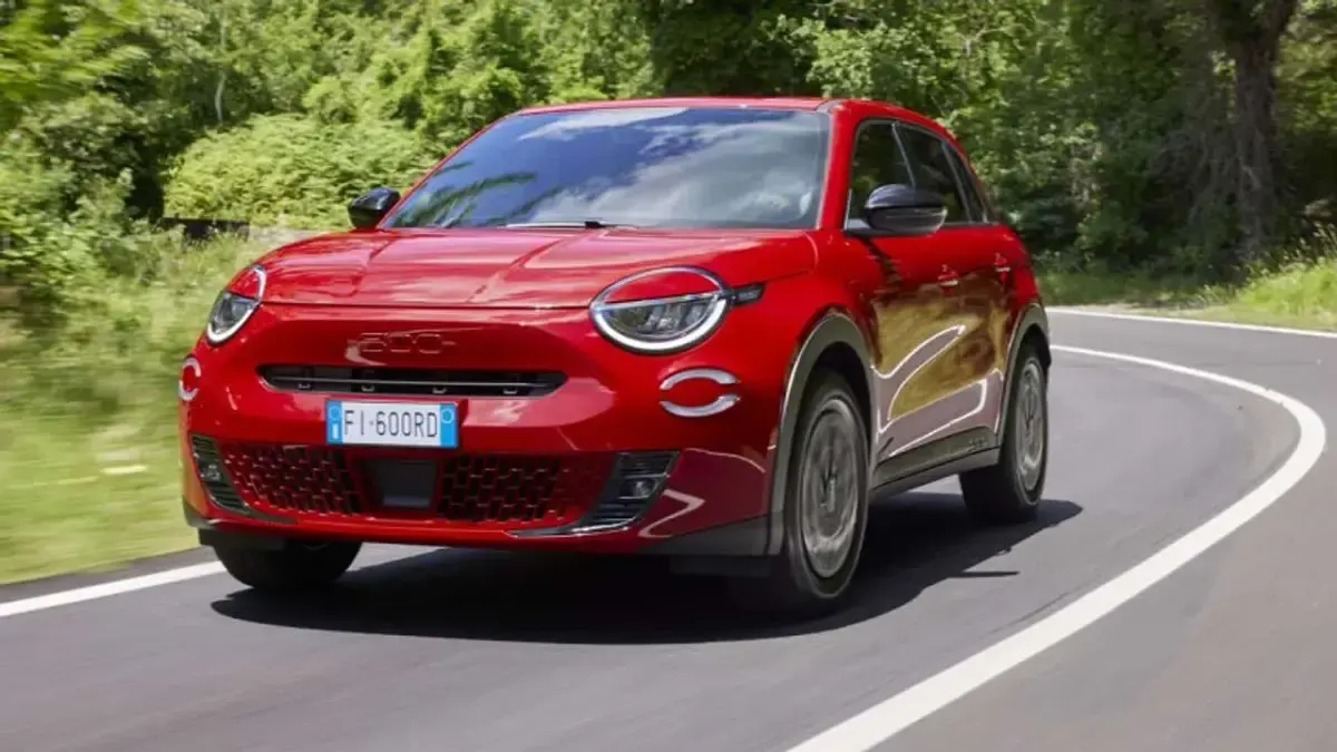Nuova Fiat 600 Icon 101 CV (74 kW) 2026 Argento SUV