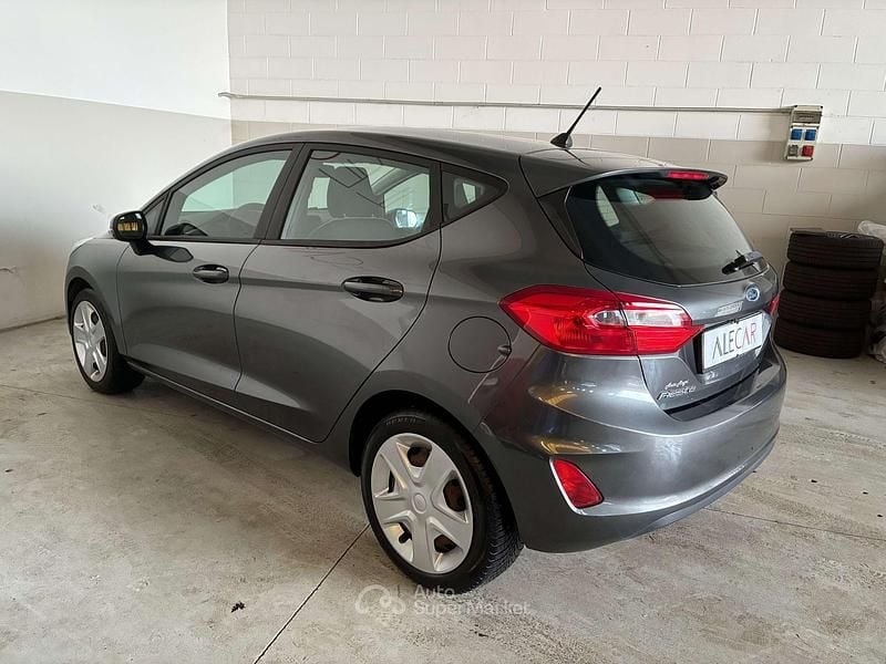 Usata Ford Fiesta 86 CV (63 kW) 2017 Grigio scuro Berlina
