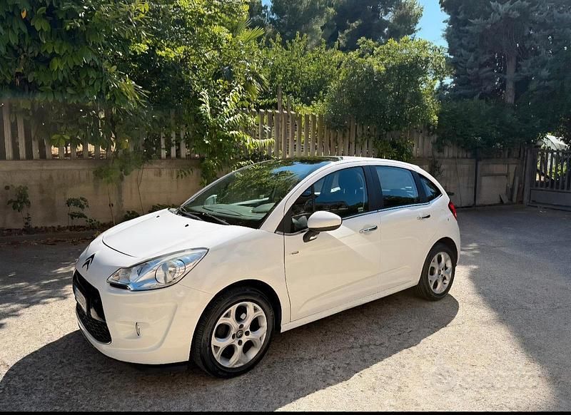 Bianco Usata 2013 Citroën C3 Exclusive Due volumi | 6500 € (Buon prezzo) - Immagine 1/4