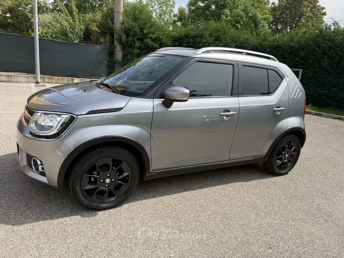 Usata Suzuki Ignis 90 CV (66 kW) 2020 Argento SUV