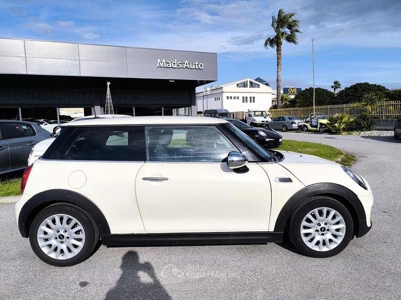 Usata Mini One D 95 CV (69 kW) 2016 Beige Utilitaria