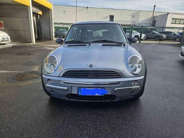 Usata Mini ONE 90 CV (66 kW) 2002 Argento Utilitaria