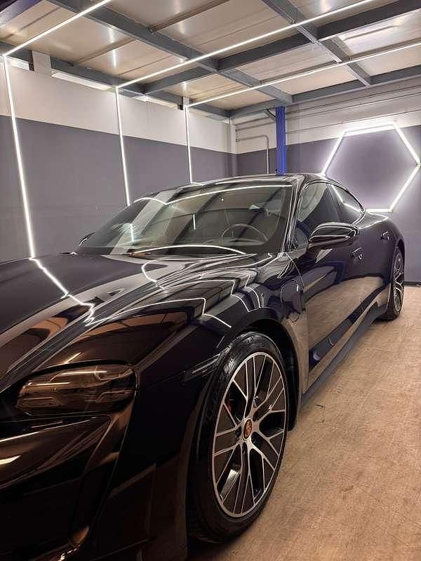 Usata Porsche Taycan 4S 139 kW (190 CV) 2021 Nero Berlina