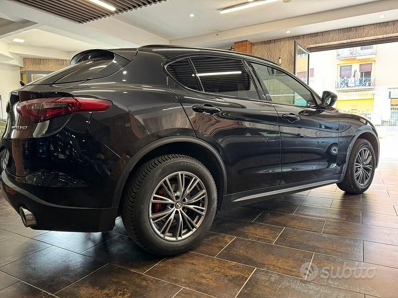 Usata Alfa Romeo Stelvio Super 210 CV (154 kW) 2018 Nero SUV