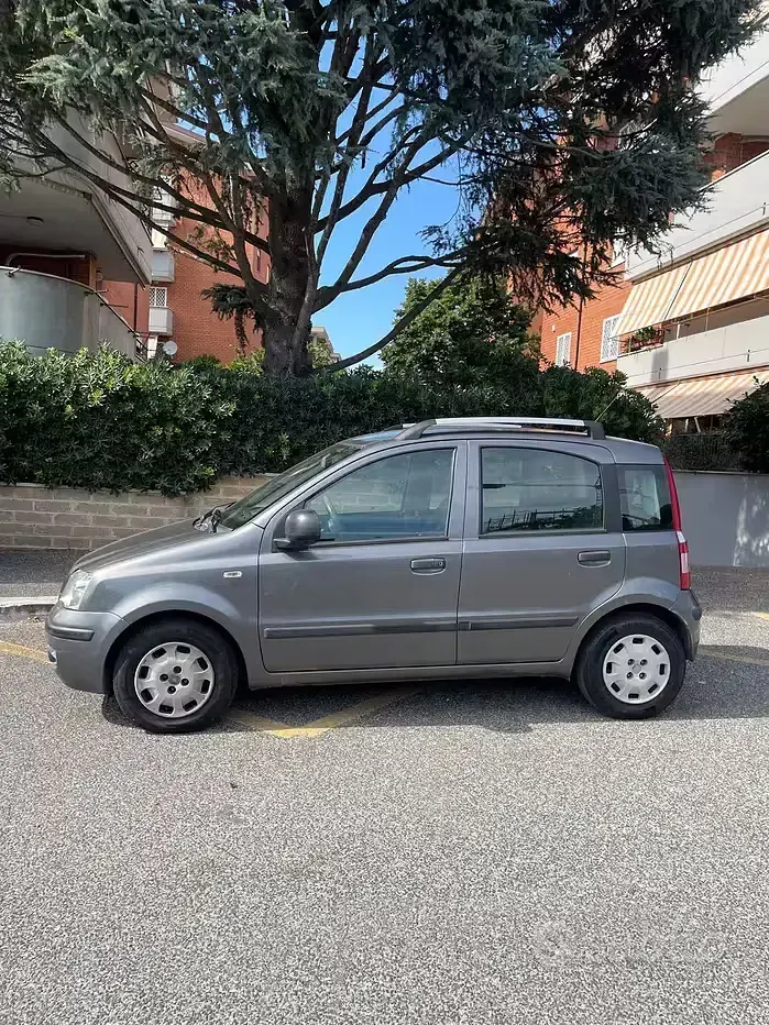 Usata Fiat Panda Active 69 CV (50 kW) 2012 Grigio Utilitaria