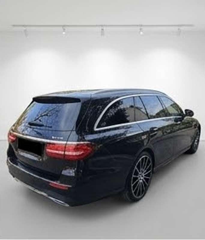 Usata Mercedes E220 Premium Plus 194 CV (142 kW) 2021 Nero Station wagon