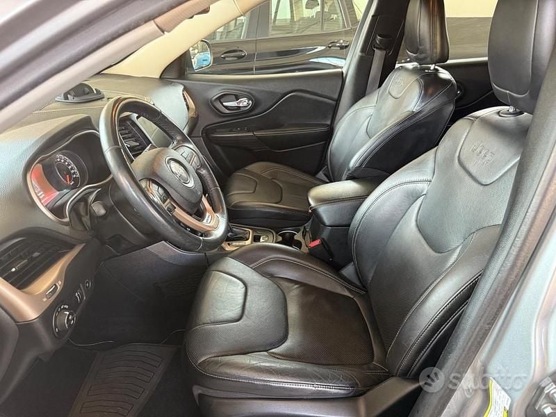 Usata Jeep Cherokee Limited 170 CV (125 kW) 2014 Grigio SUV