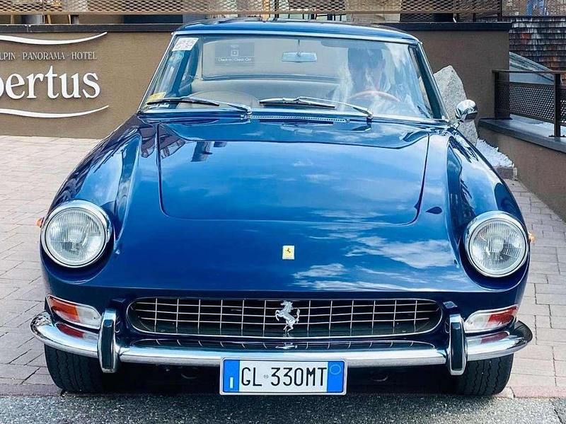 Usata Ferrari 330 300 CV (220 kW) 1966 Blu/azzurro Coupé