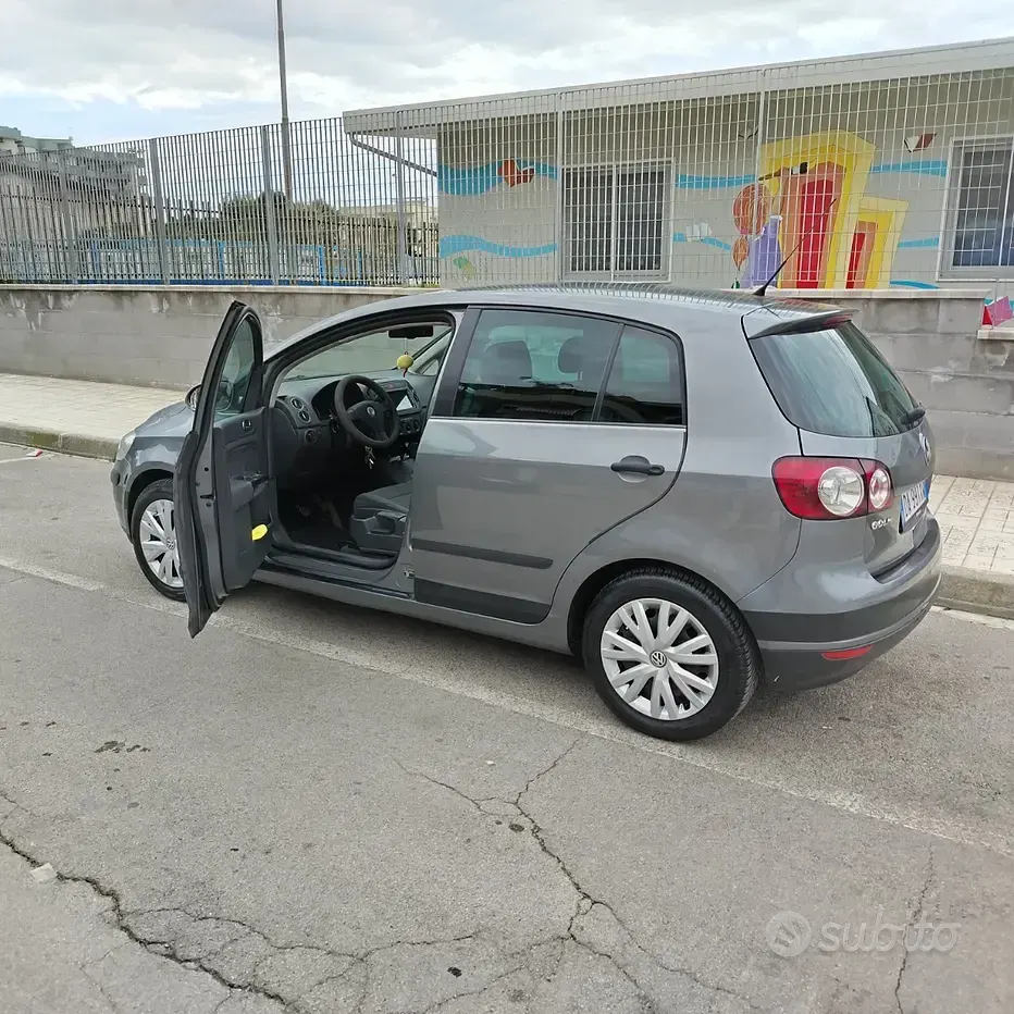 Usata VW Golf Plus Cross 105 CV (77 kW) 2006 Grigio Berlina