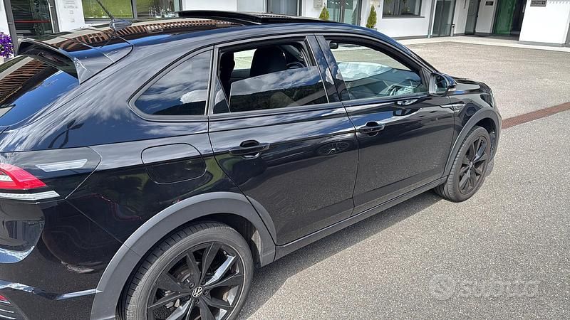 Usata VW Taigo R-line 110 CV (80 kW) 2024 Nero SUV