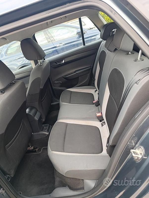 Usata Skoda Fabia Active 90 CV (66 kW) 2015 Grigio Berlina