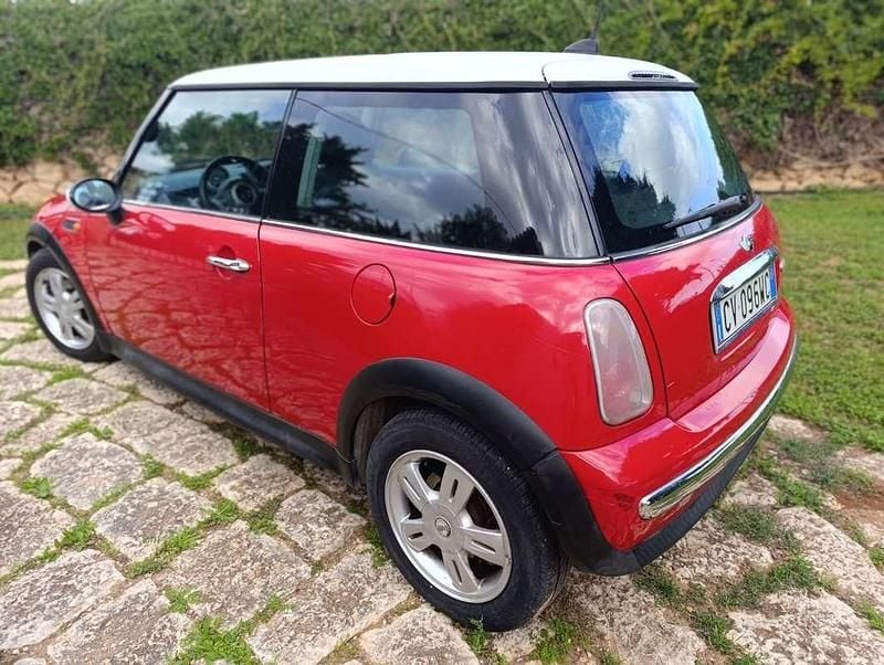 Usata Mini One D 75 CV (55 kW) 2005 Rosso Utilitaria