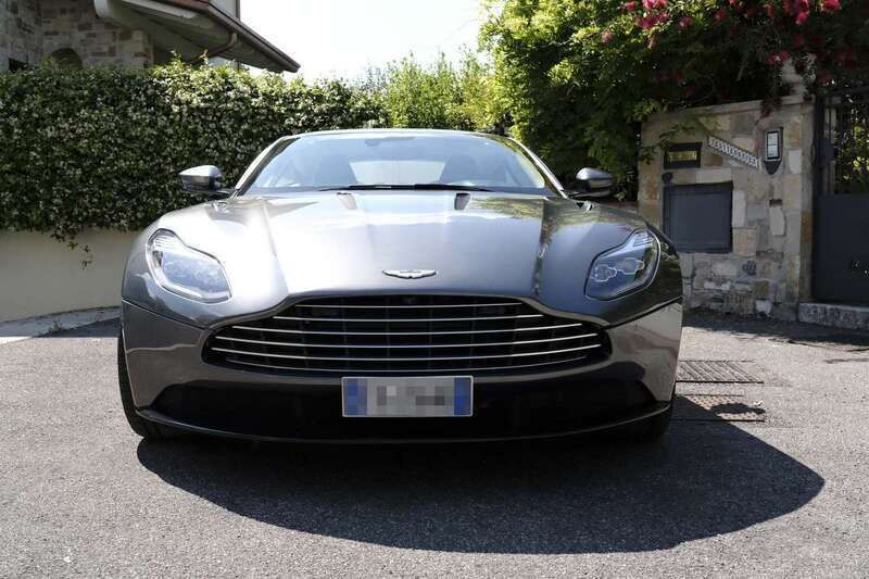 Grigio Usata 2017 Aston Martin DB11 Launch Edition Coupé | 107.500 € - Immagine 1/4