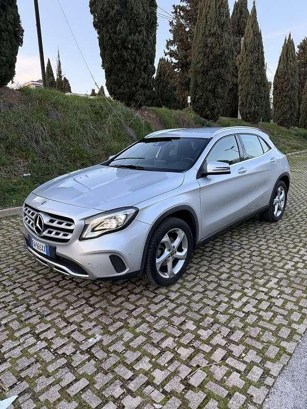 Usata Mercedes GLA200 136 CV (100 kW) 2019 SUV