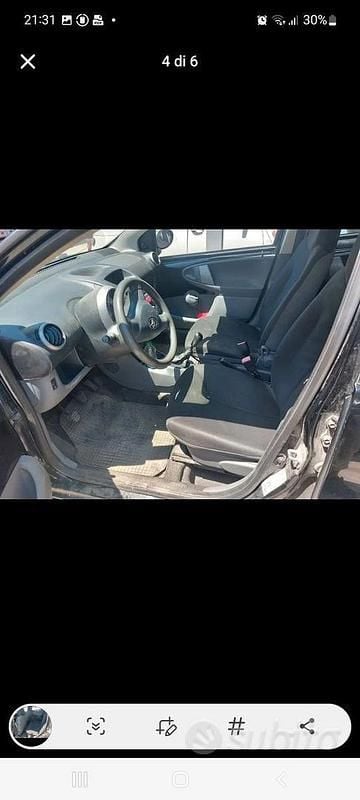 Gebraucht Toyota Aygo 68 PS (50 kW) 2010 Schwarz Kleinwagen