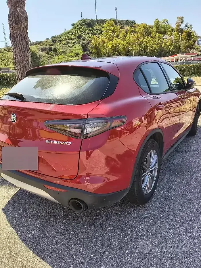 Usata Alfa Romeo Stelvio 160 CV (117 kW) 2023 Rosso SUV