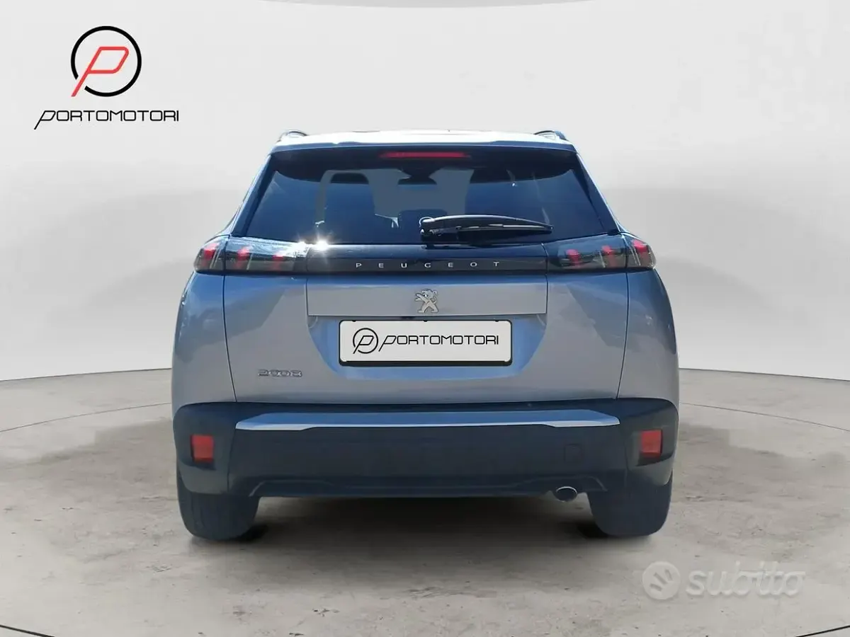 Usata Peugeot 2008 S 131 CV (96 kW) 2023 Grigio SUV