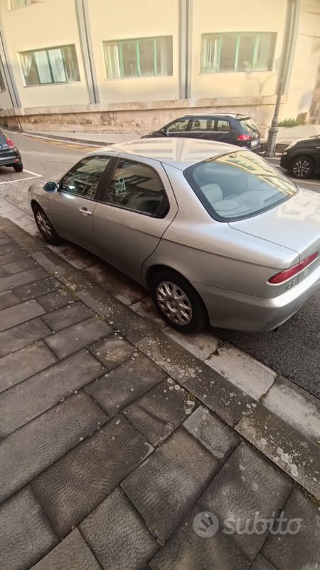 Usata Alfa Romeo 156 140 CV (102 kW) 2004 Grigio Berlina