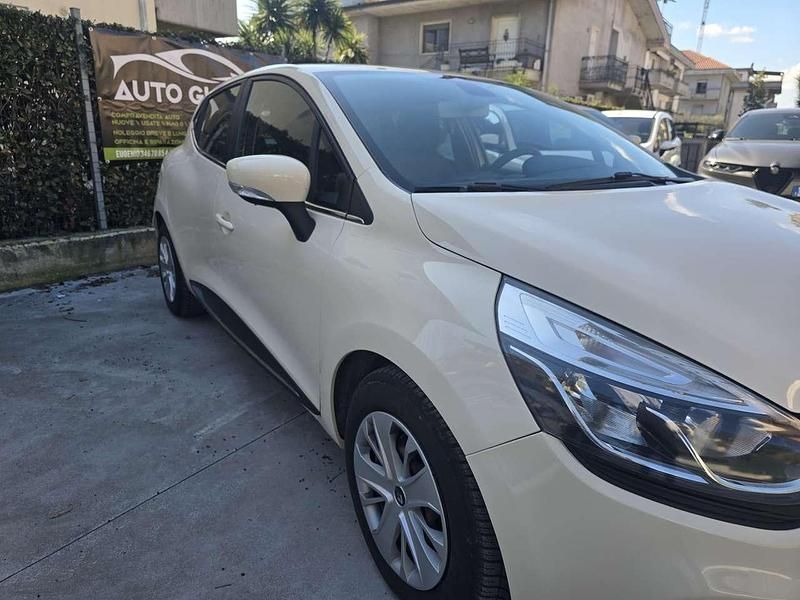 Usata Renault Clio IV Life 75 CV (55 kW) 2017 Other Berlina