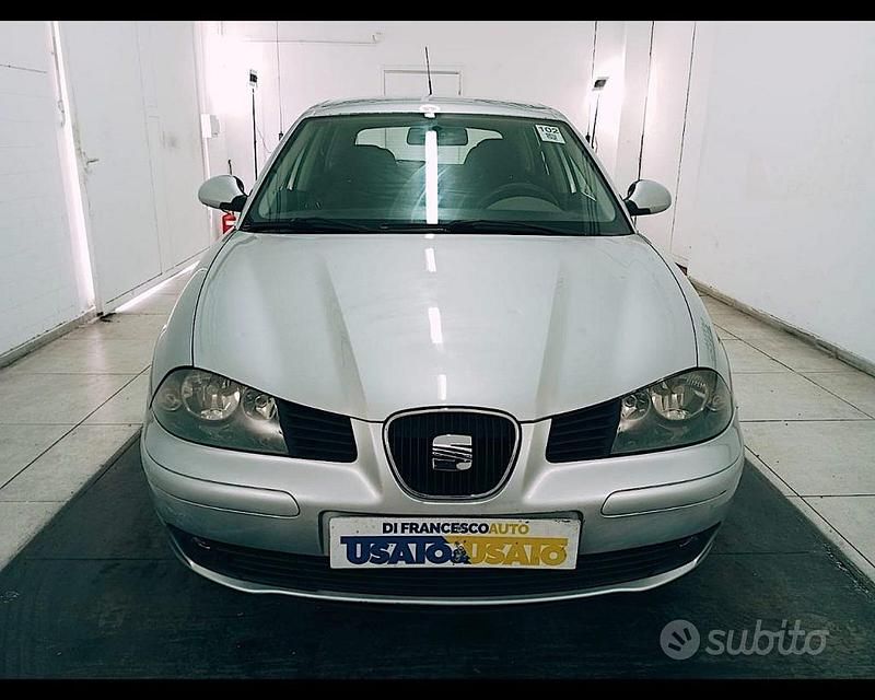 Usata Seat Ibiza Reference 75 CV (55 kW) 2004 Grigio metallizzato Berlina