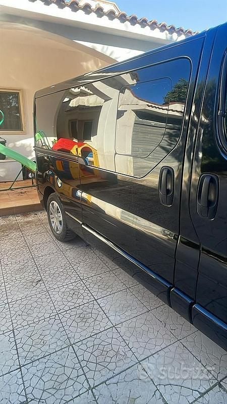 Usata Opel Vivaro 146 CV (107 kW) 2014 Nero Monovolume