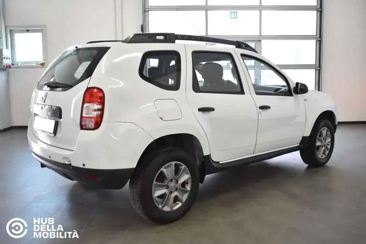 Usata Dacia Duster Ambiance 114 CV (83 kW) 2017 Bianco SUV