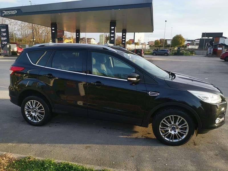 Usata Ford Kuga 140 CV (102 kW) 2014 Nero SUV
