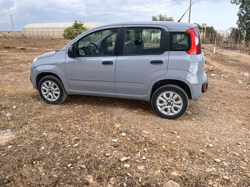 Usata Fiat Panda 70 CV (51 kW) 2019 Grigio Utilitaria