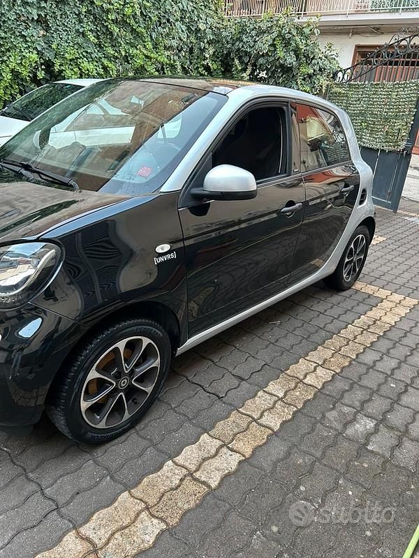 Usata Smart ForFour 71 CV (52 kW) 2016 Nero Utilitaria