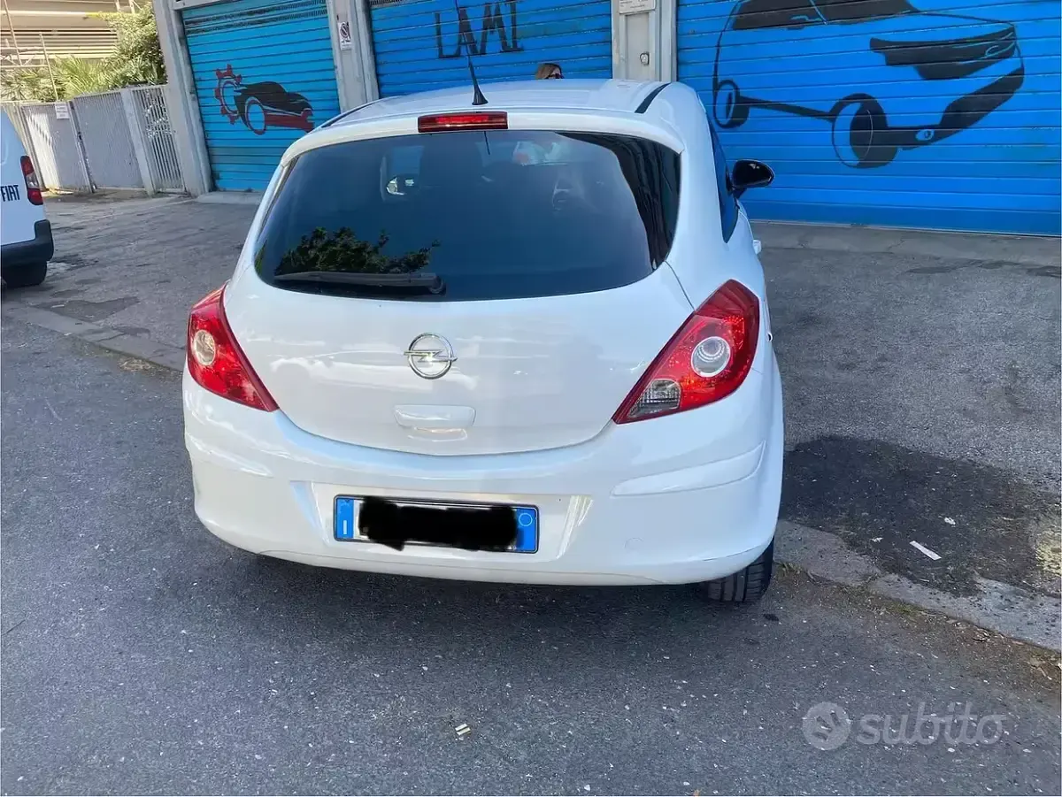 Usata Opel Corsa 86 CV (63 kW) 2012 Bianco Utilitaria