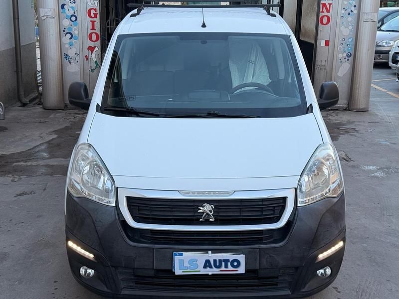 Occasion Peugeot Partner Premium 99 ch (72 kW) 2018 Blanc