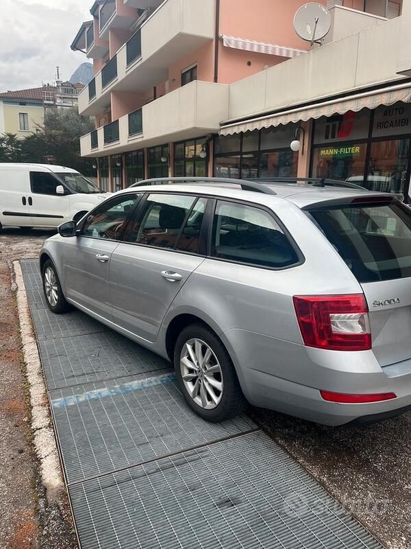 Usata Skoda Octavia Ambition 105 CV (77 kW) 2014 Argento Station wagon