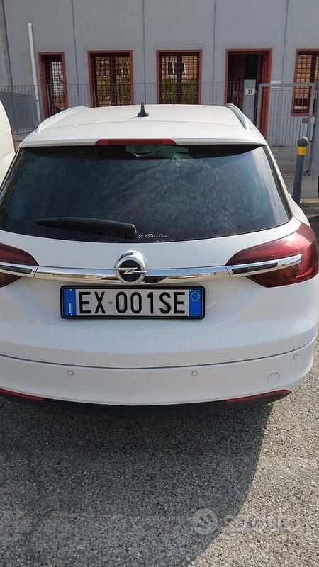 Usata Opel Insignia 131 CV (96 kW) 2014 Bianco Station wagon