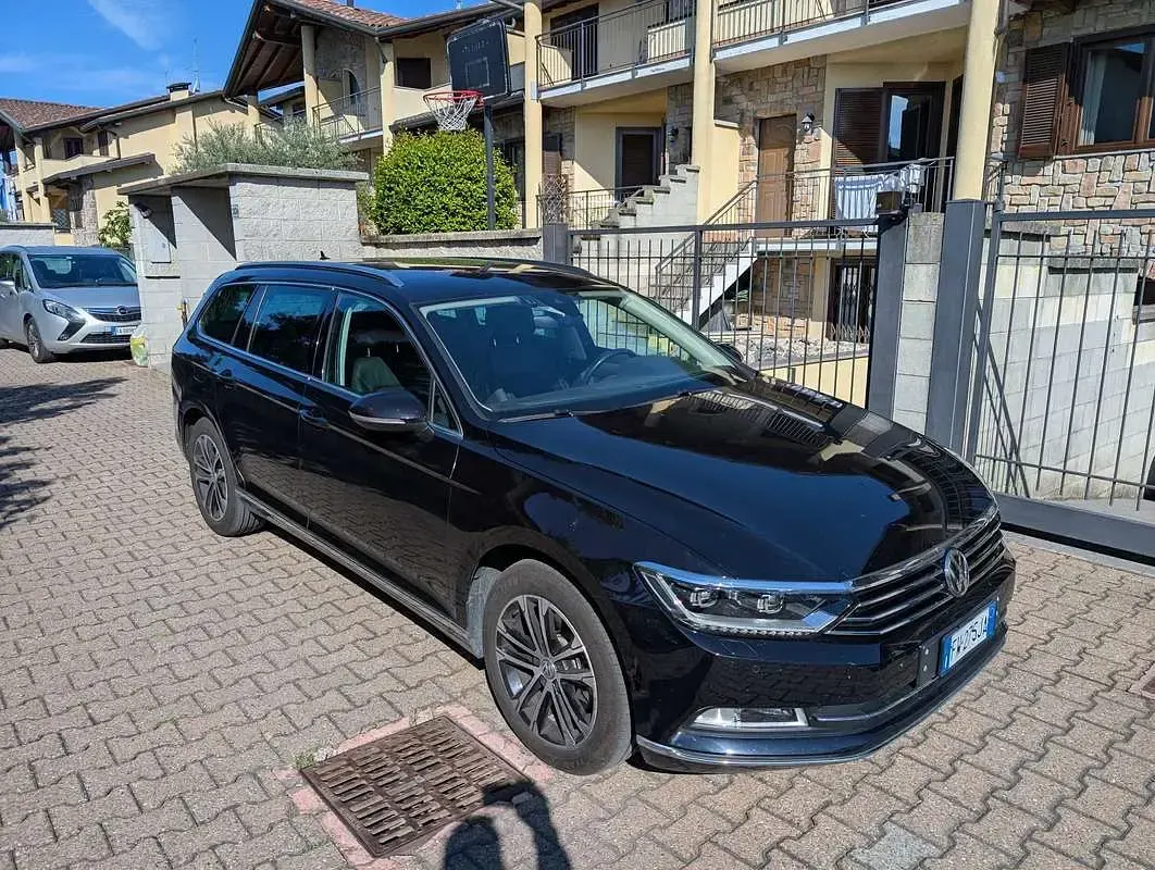 Usata VW Passat Executive 150 CV (110 kW) 2019 Nero Station wagon